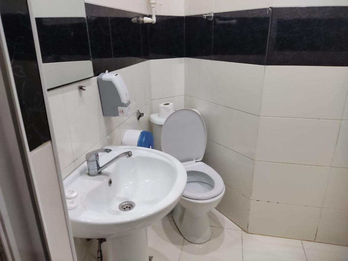 Golden Fish Hotel Batumi Ngoại thất bức ảnh