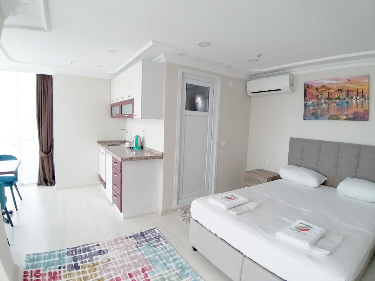 Golden Fish Hotel Batumi Ngoại thất bức ảnh