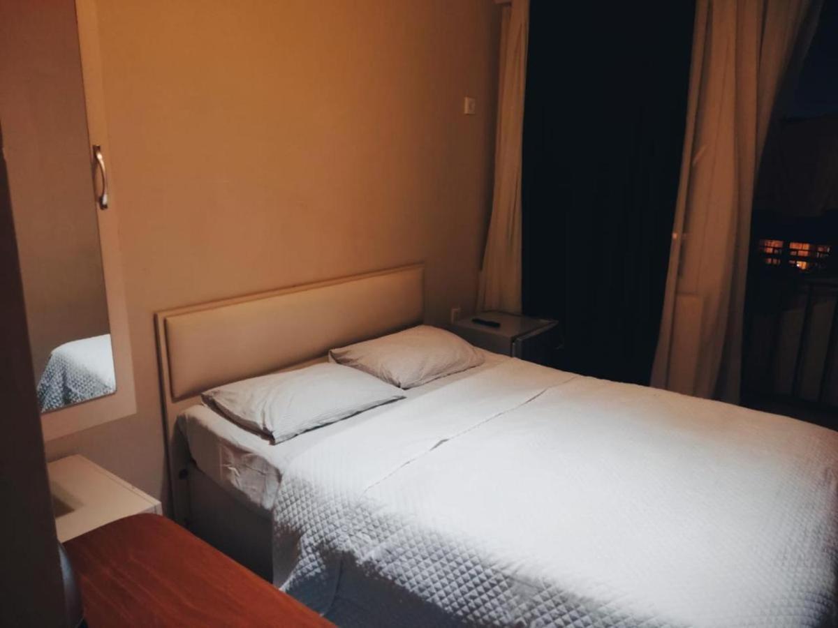 Golden Fish Hotel Batumi Ngoại thất bức ảnh